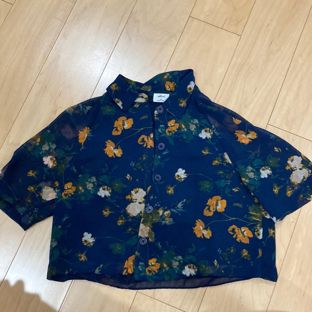 Aritzia cropped top. Fit loose. XXS